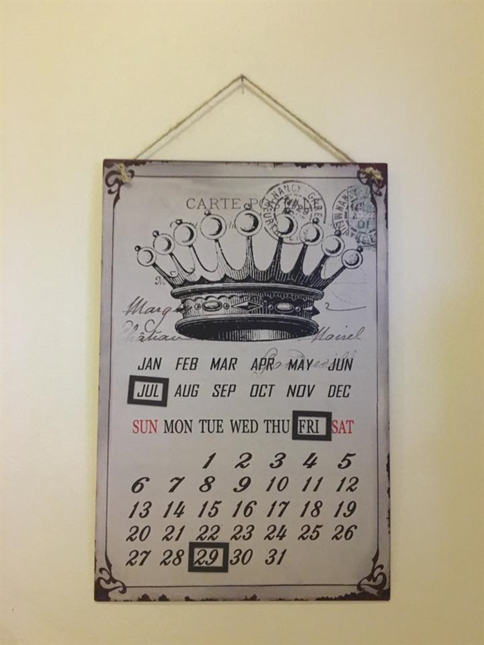 Emalje kalender med krone